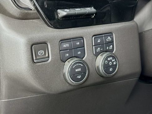 Used 2023 Chevrolet Silverado 1500 ZR2 w/ Technology Package AWD/4WD image 10