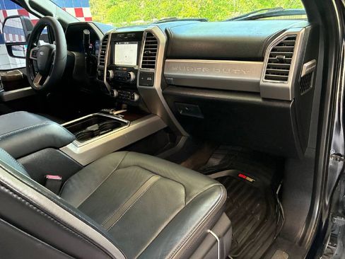 Used 2017 Ford F250 Platinum w/ FX4 Off-Road Package AWD/4WD image 16