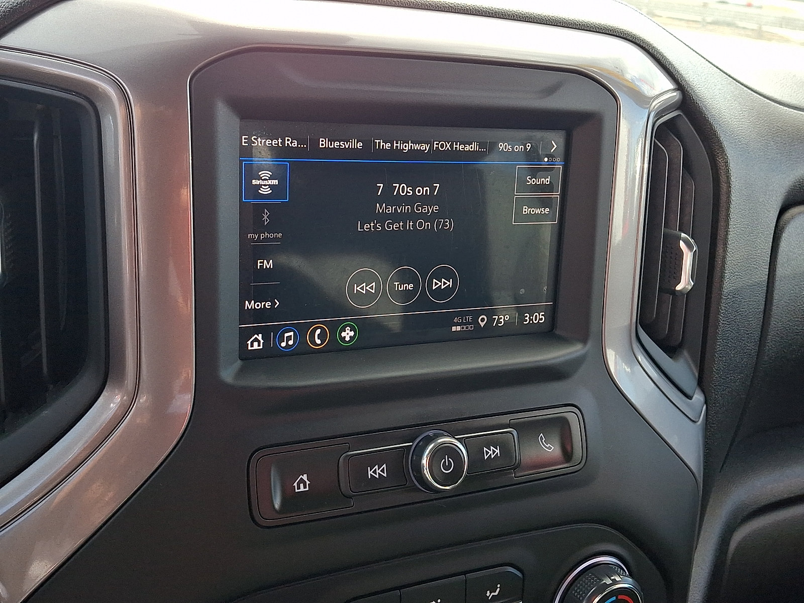 Used 2023 Chevrolet Silverado 1500 Custom w/ LPO, Dark Essentials Package AWD/4WD image 17