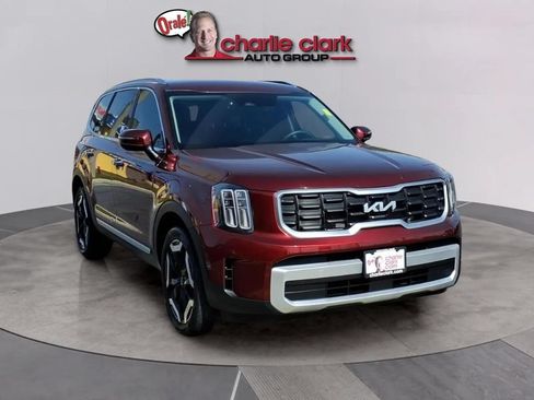 Used 2024 Kia Telluride S FWD image 7