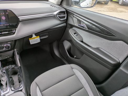 New 2026 Chevrolet TrailBlazer LT w/ Convenience Package FWD image 18