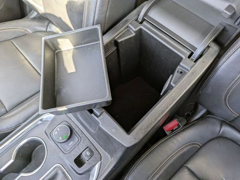 Used 2019 Chevrolet Traverse LT image 22