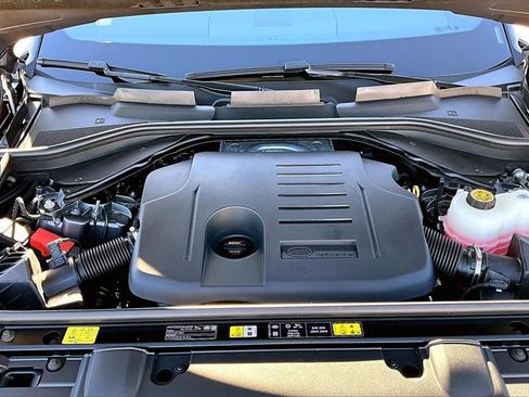 New 2026 Land Rover Range Rover SE image 11