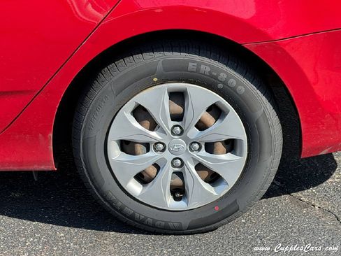 Used 2013 Hyundai Accent GLS FWD image 32