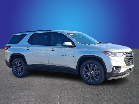 Used 2021 Chevrolet Traverse RS FWD image 3