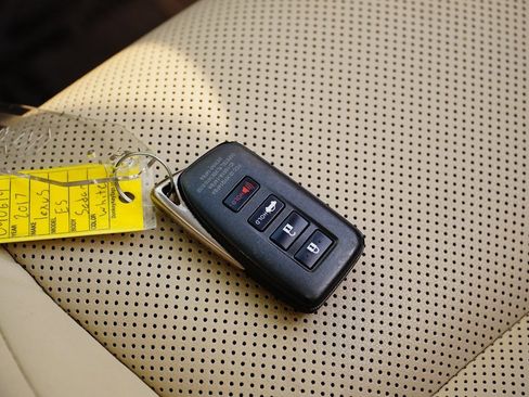 Used 2017 Lexus ES 350 image 38