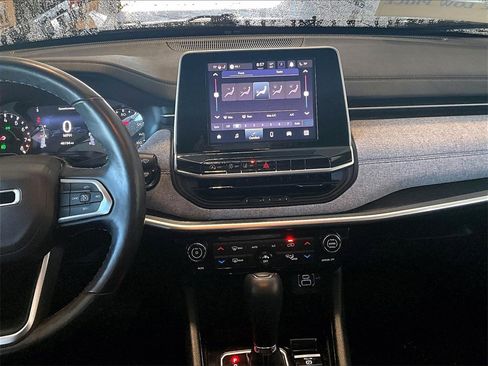 Used 2022 Jeep Compass Latitude w/ Convenience Group image 18