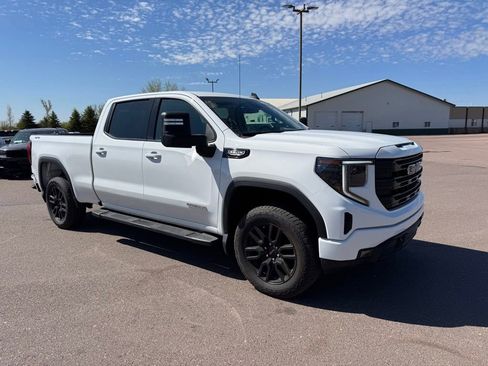 Used 2022 GMC Sierra 1500 Elevation w/ LPO, Elevation Black Package AWD/4WD image 6