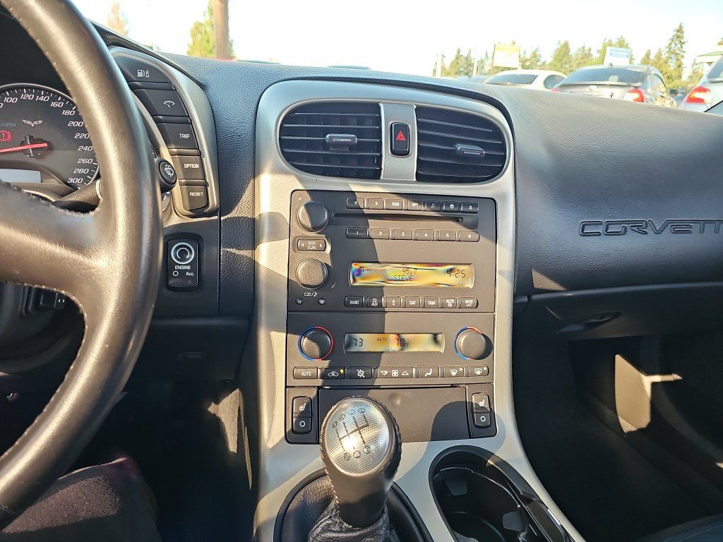 Used 2005 Chevrolet Corvette Convertible RWD image 28