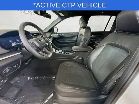 New 2025 Jeep Grand Cherokee Altitude AWD/4WD image 20
