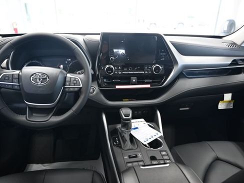 New 2026 Toyota Highlander XLE AWD/4WD image 15