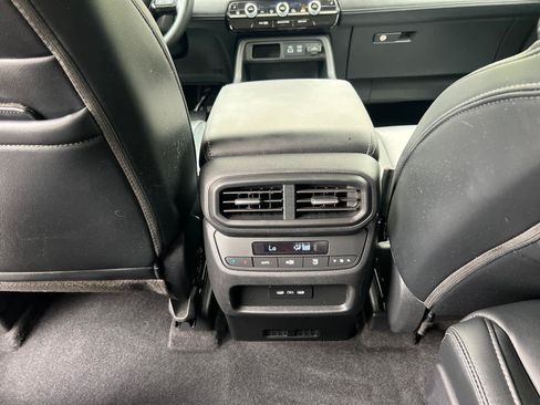 Used 2025 Honda Pilot EX-L image 32
