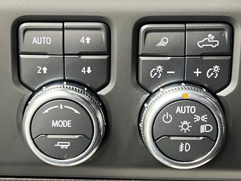 Used 2024 GMC Sierra 2500 Denali Ultimate image 32