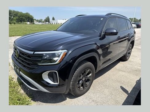 Used 2024 Volkswagen Atlas Peak Edition SE AWD/4WD image 1