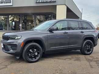 New 2025 Jeep Grand Cherokee Altitude video 1