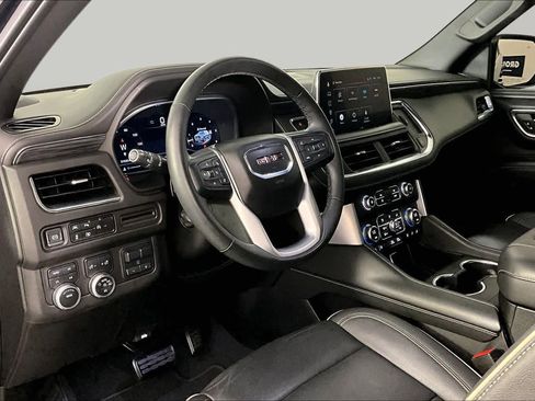 Used 2023 GMC Yukon XL SLT w/ SLT Luxury Package AWD/4WD image 16