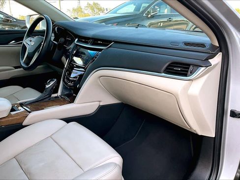 Used 2019 Cadillac XTS image 19