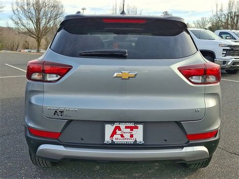 Used 2026 Chevrolet TrailBlazer LT w/ Driver Confidence Package image 5