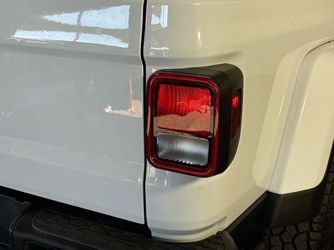 Used 2021 Jeep Gladiator Rubicon w/ Trailer Tow Package image 34