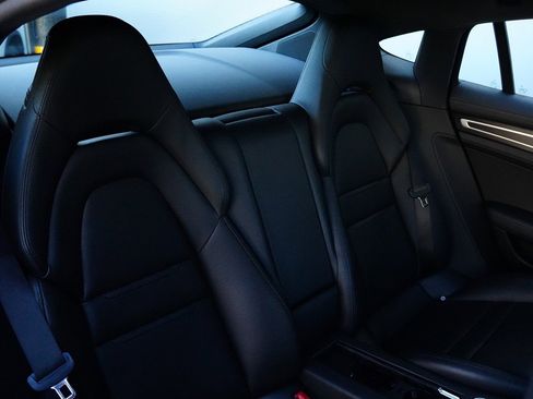 Used 2020 Porsche Panamera 4 image 21