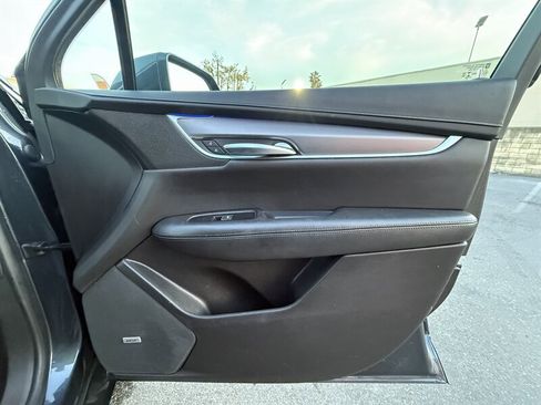 Used 2019 Cadillac XT5 Premium Luxury w/ LPO, Black Ice Package image 32