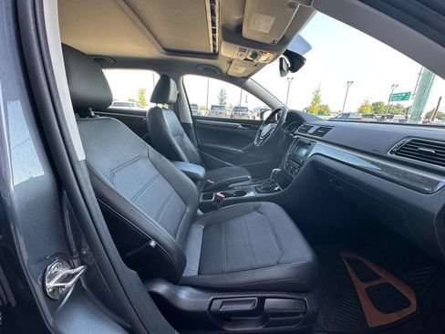 Used 2018 Volkswagen Passat 2.0T SE FWD image 20
