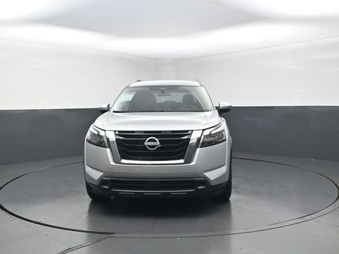 Used 2025 Nissan Pathfinder SV AWD/4WD image 9