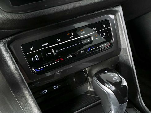 Used 2024 Volkswagen Tiguan SE R-Line image 18