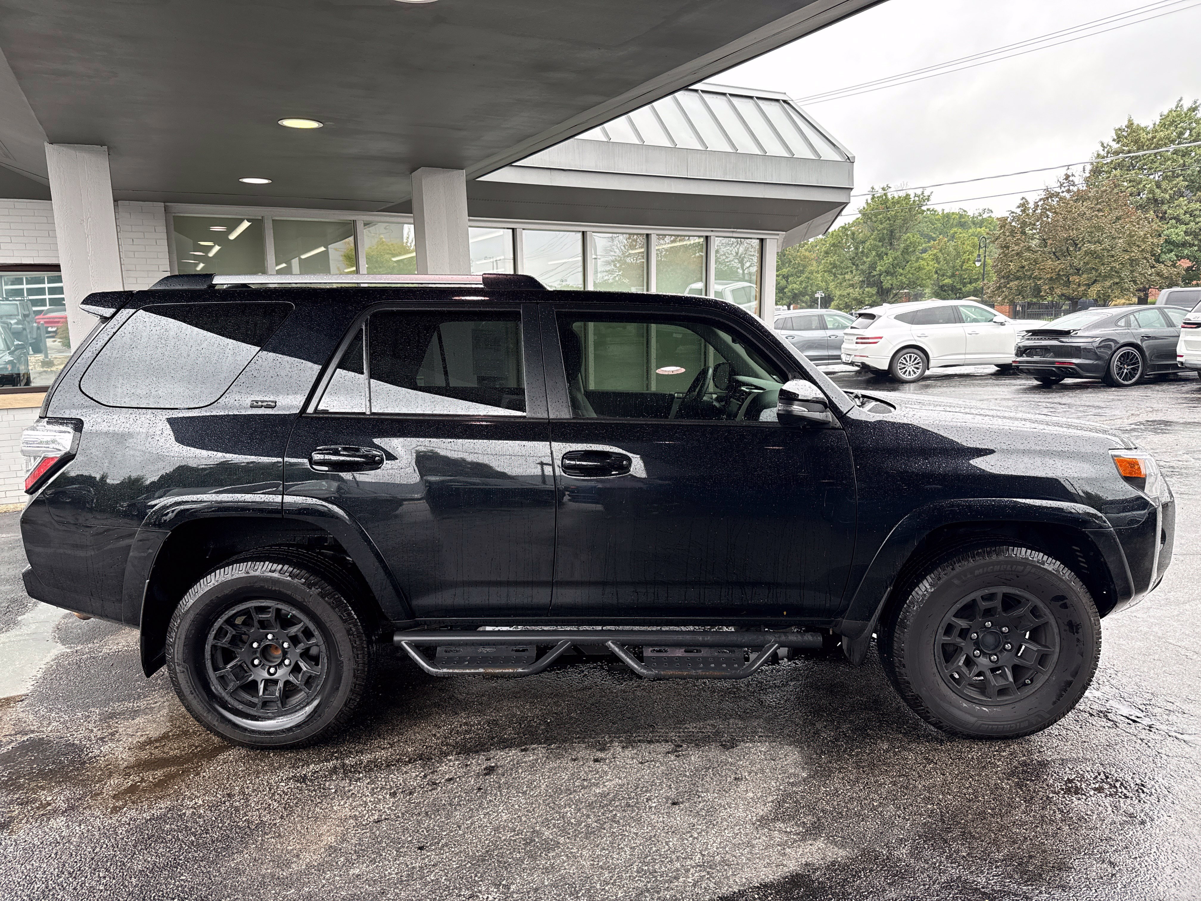 Used 2022 Toyota 4Runner SR5 Premium w/ Moonroof Package AWD/4WD image 6