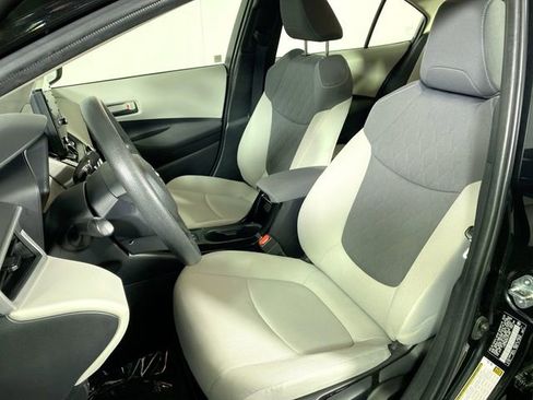 Used 2022 Toyota Corolla LE FWD image 16