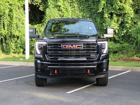 Used 2024 GMC Sierra 2500 AT4 w/ AT4 Premium Plus Package AWD/4WD image 3