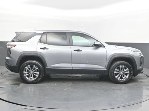Used 2025 Chevrolet Equinox LT FWD image 10