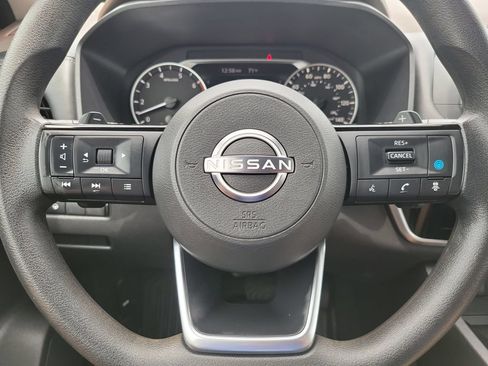 Used 2023 Nissan Rogue SV AWD/4WD image 12