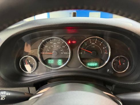 Used 2015 Jeep Wrangler Unlimited Sahara w/ Connectivity Group AWD/4WD image 24