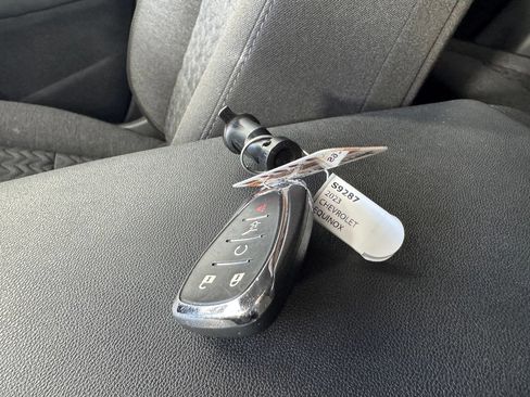Used 2023 Chevrolet Equinox LT FWD image 3