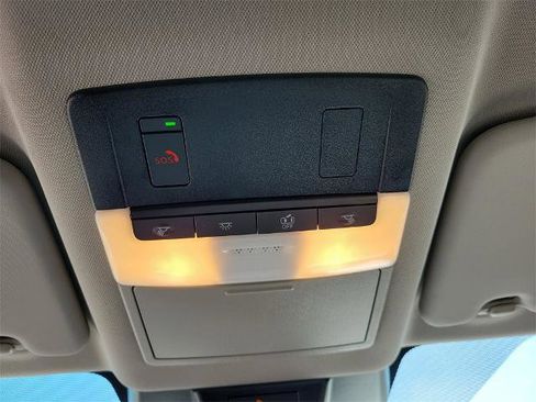 Used 2023 Nissan Rogue SV image 29