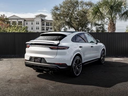 Used 2020 Porsche Cayenne image 3