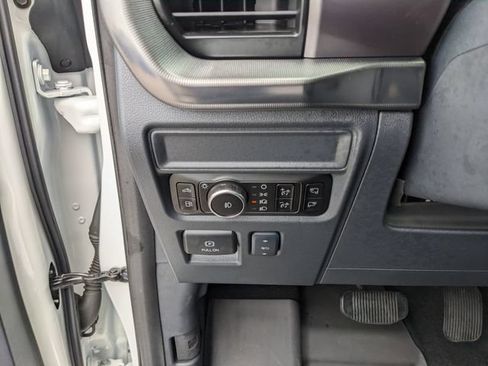 Used 2025 Ford F150 Platinum AWD/4WD image 30