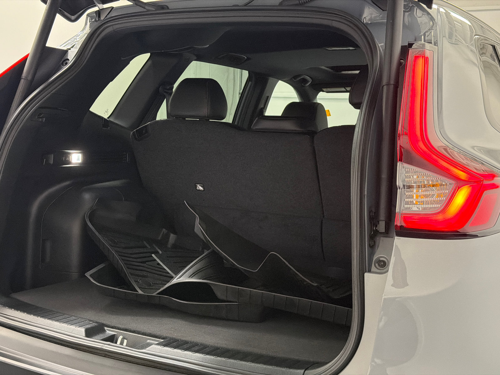 Used 2026 Honda CR-V Sport Touring image 9