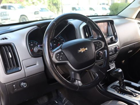 Used 2017 Chevrolet Colorado LT w/ Luxury Package, Chrome RWD image 19