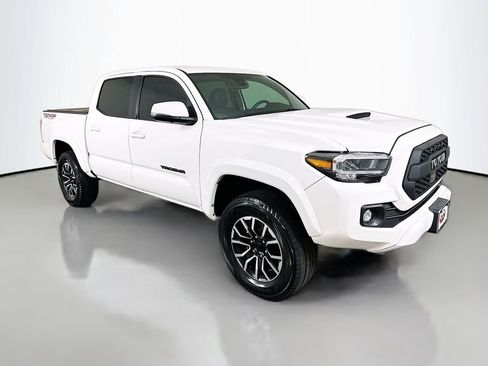 Certified 2023 Toyota Tacoma TRD Sport w/ TRD Premium Sport Package AWD/4WD image 3