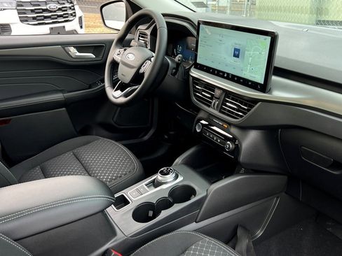 New 2026 Ford Escape Active w/ Active Premium Tech Pack image 9