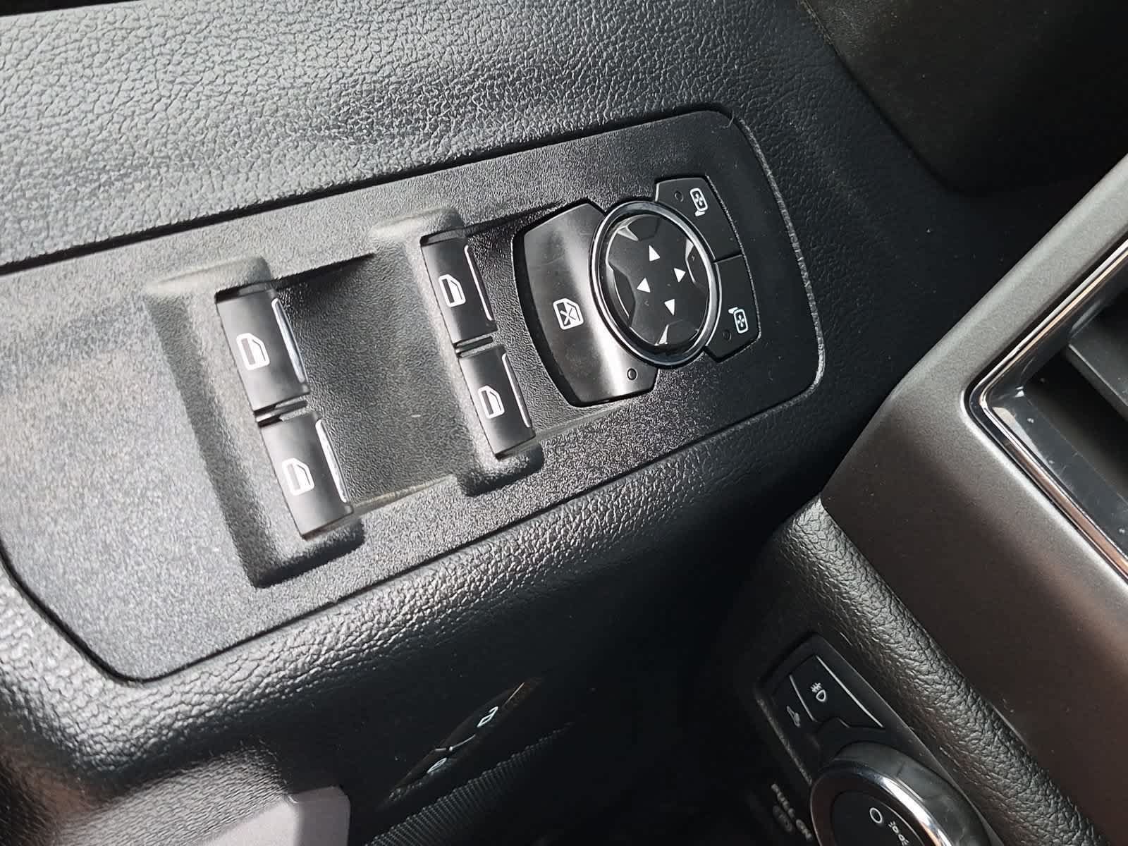 Used 2019 Ford F150 XLT w/ Equipment Group 302A Luxury AWD/4WD image 26
