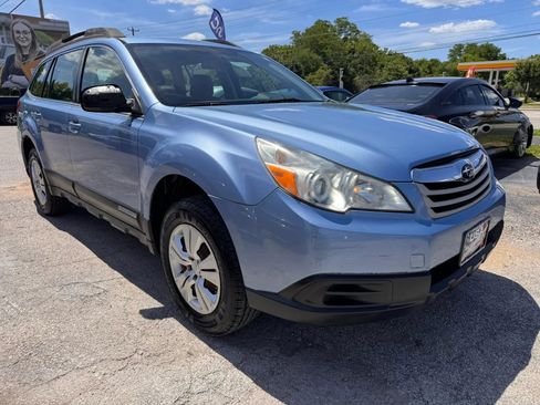 Used 2010 Subaru Outback 2.5i AWD/4WD image 10