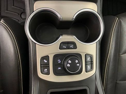Used 2018 GMC Terrain Denali w/ Advanced Safety Package AWD/4WD image 28