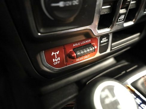 Used 2023 Jeep Gladiator Mojave w/ Cold Weather Group image 24