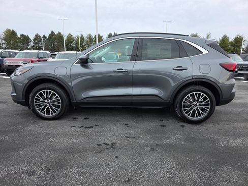 New 2026 Ford Escape SE FWD image 9