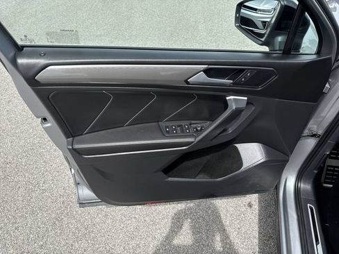 Certified 2023 Volkswagen Tiguan SE R-Line FWD image 22