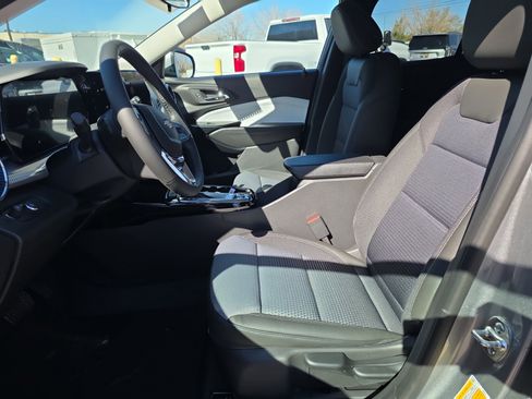 New 2026 Chevrolet Trax LT w/ LT Convenience Package image 12