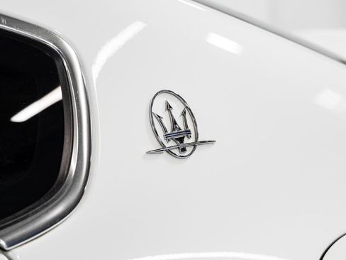Used 2017 Maserati Quattroporte S GranSport Q4 image 16